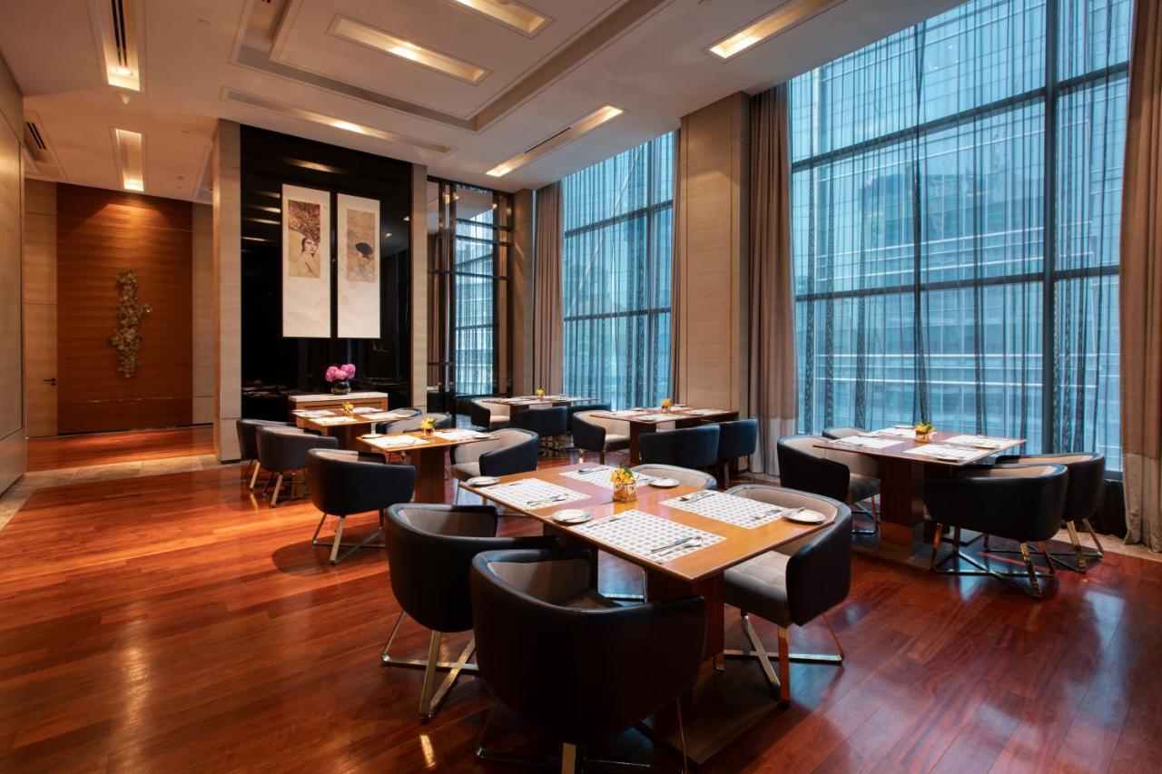 Sofitel Kuala Lumpur Damansara Hotel Екстериор снимка The Club Lounge at the Hong Kong International Convention and Exhibition Centre