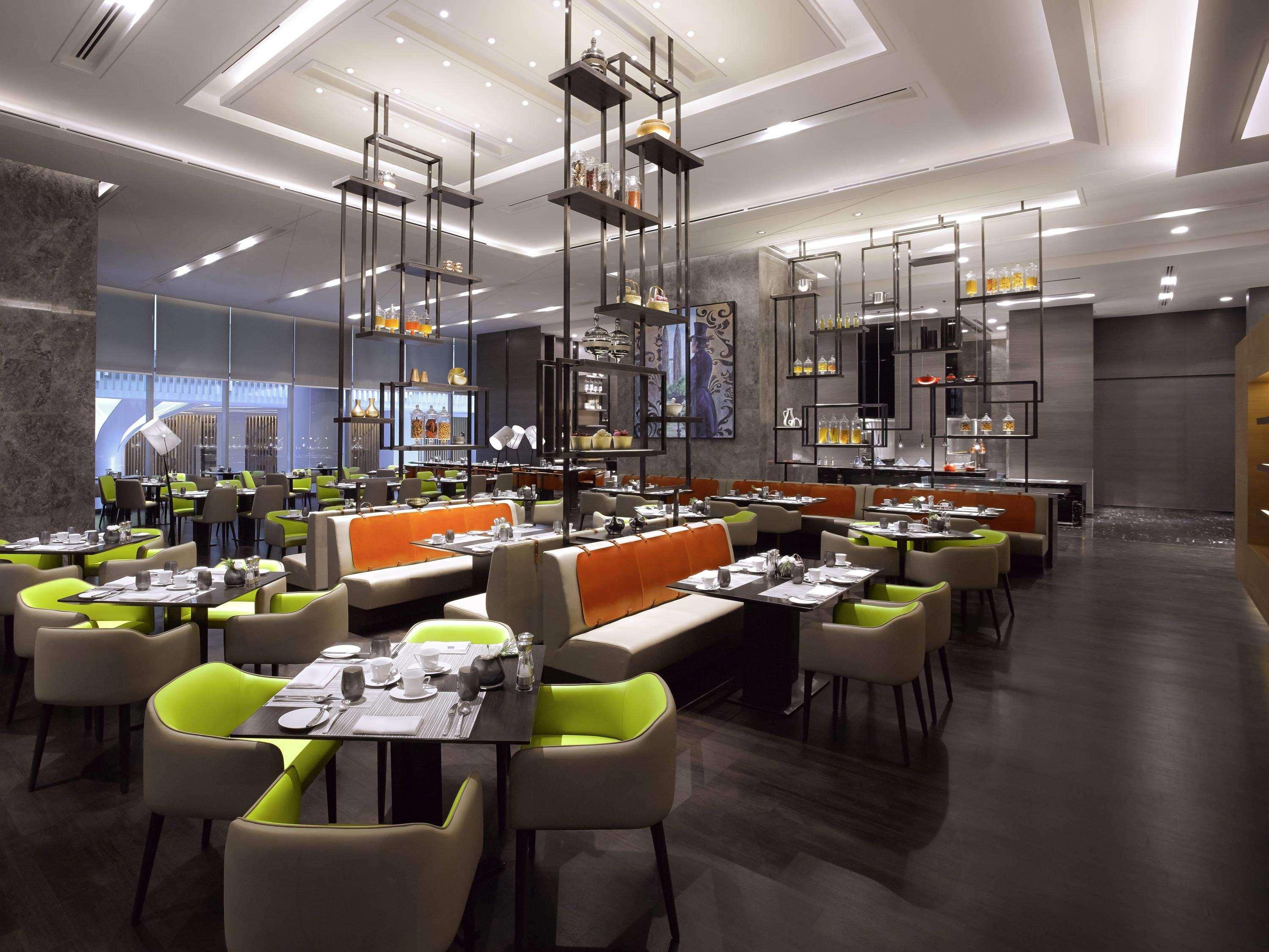 Sofitel Kuala Lumpur Damansara Hotel Екстериор снимка The restaurant