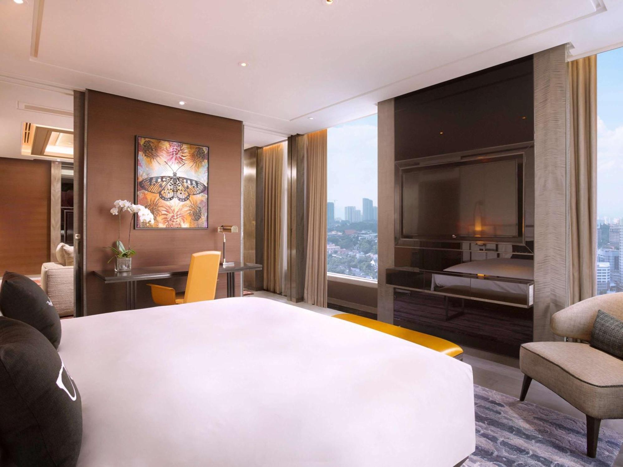Sofitel Kuala Lumpur Damansara Hotel Екстериор снимка A bedroom at the hotel