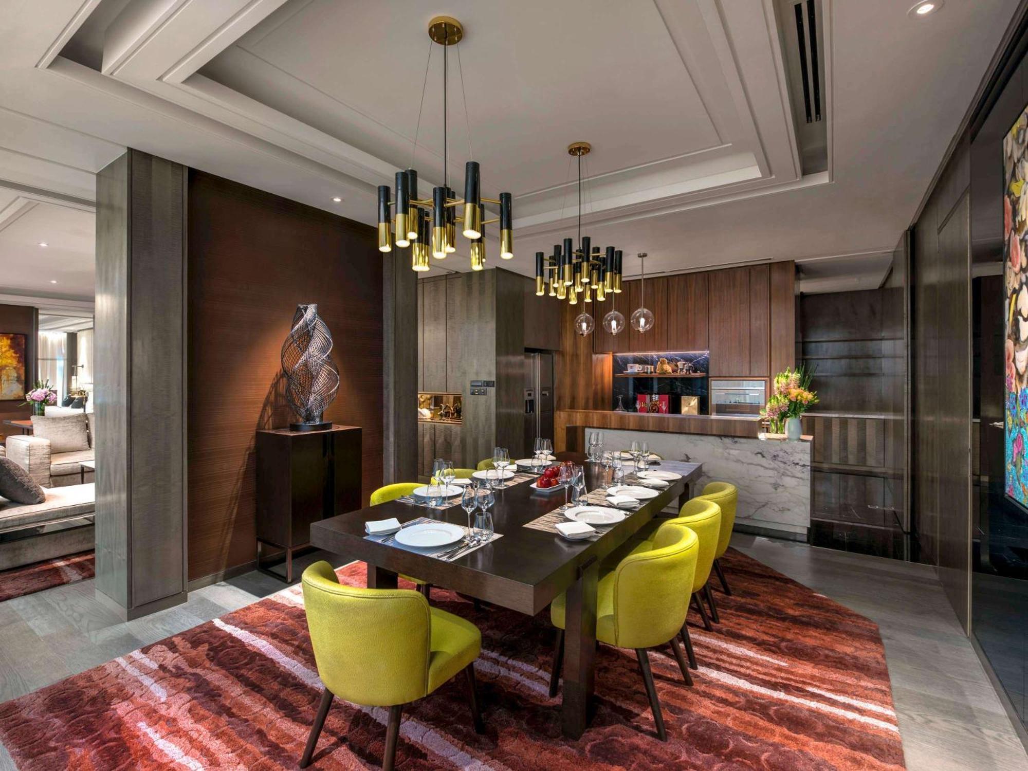 Sofitel Kuala Lumpur Damansara Hotel Екстериор снимка The dining room of a 3-bedroom apartment