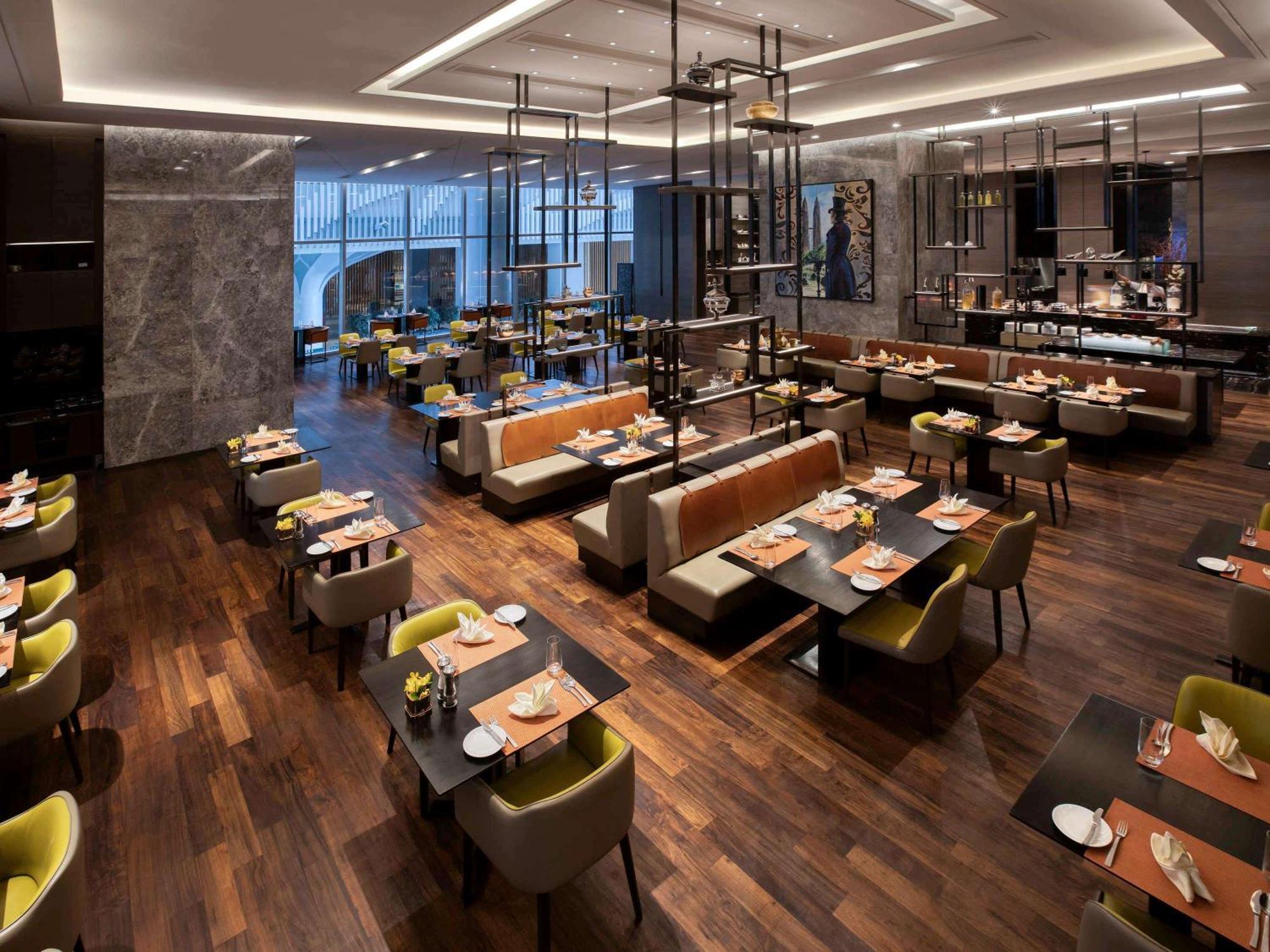 Sofitel Kuala Lumpur Damansara Hotel Екстериор снимка The restaurant