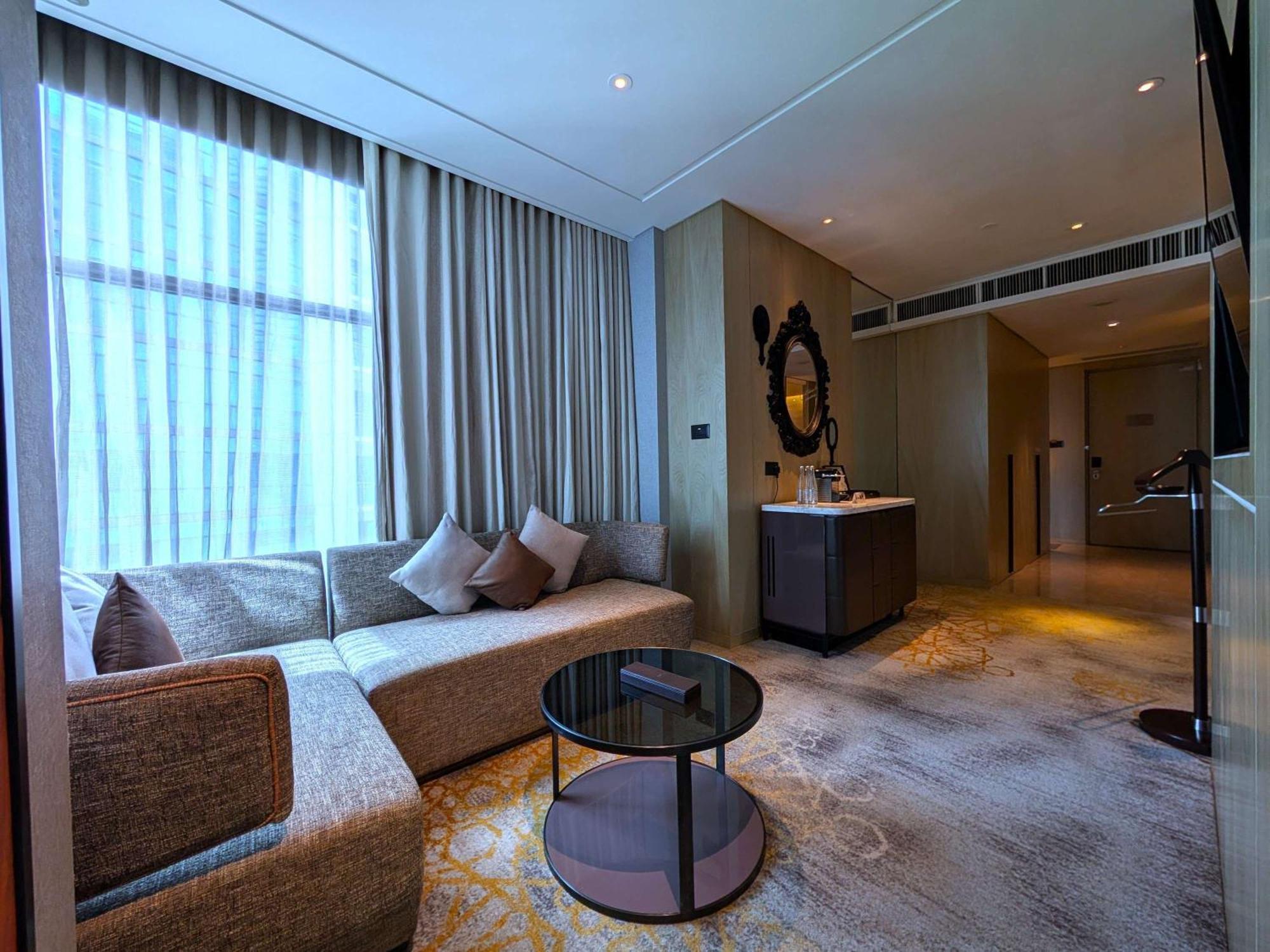 Sofitel Kuala Lumpur Damansara Hotel Екстериор снимка A suite at the hotel